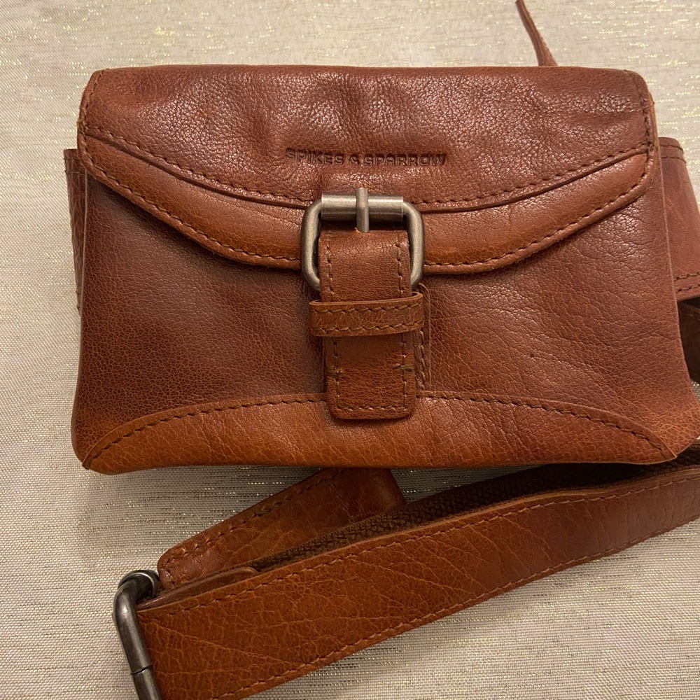Spikes and sparrow genuine leather belt bag